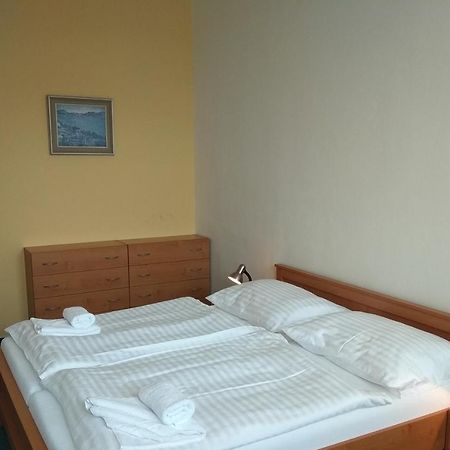 Prometheus Hotel Бърно Екстериор снимка