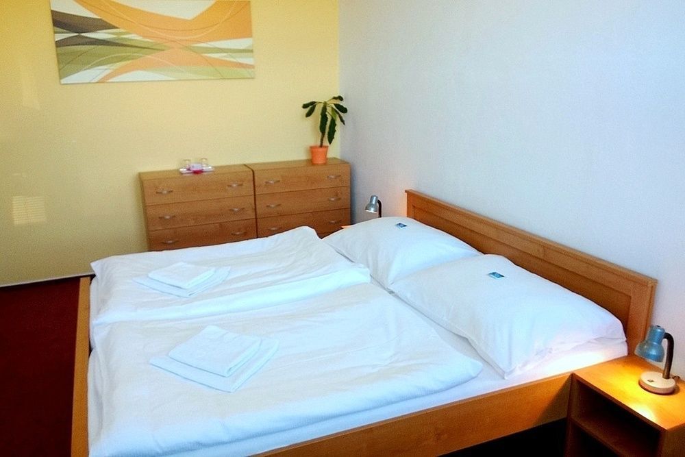 Prometheus Hotel Бърно Екстериор снимка