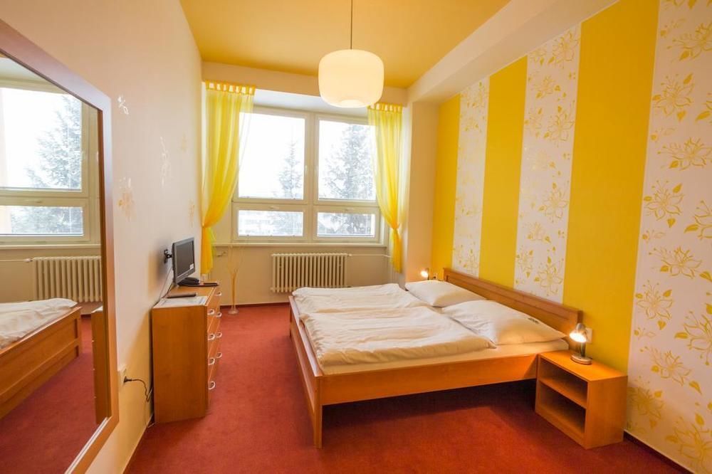 Prometheus Hotel Бърно Екстериор снимка