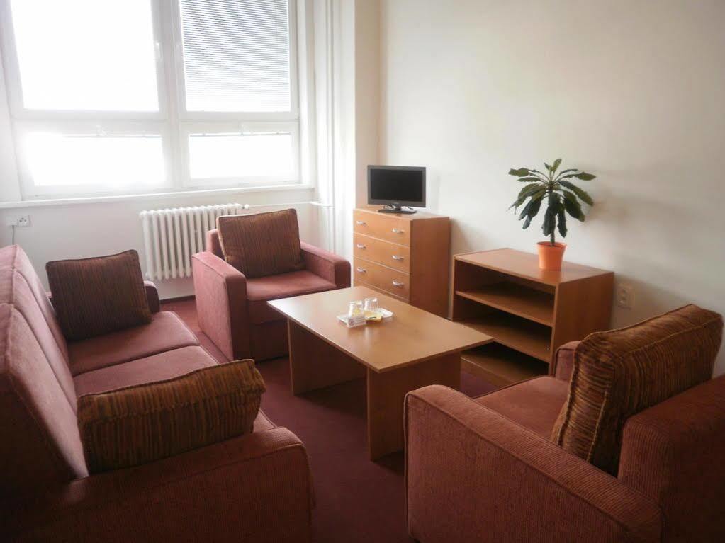 Prometheus Hotel Бърно Екстериор снимка