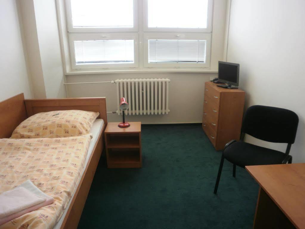 Prometheus Hotel Бърно Екстериор снимка