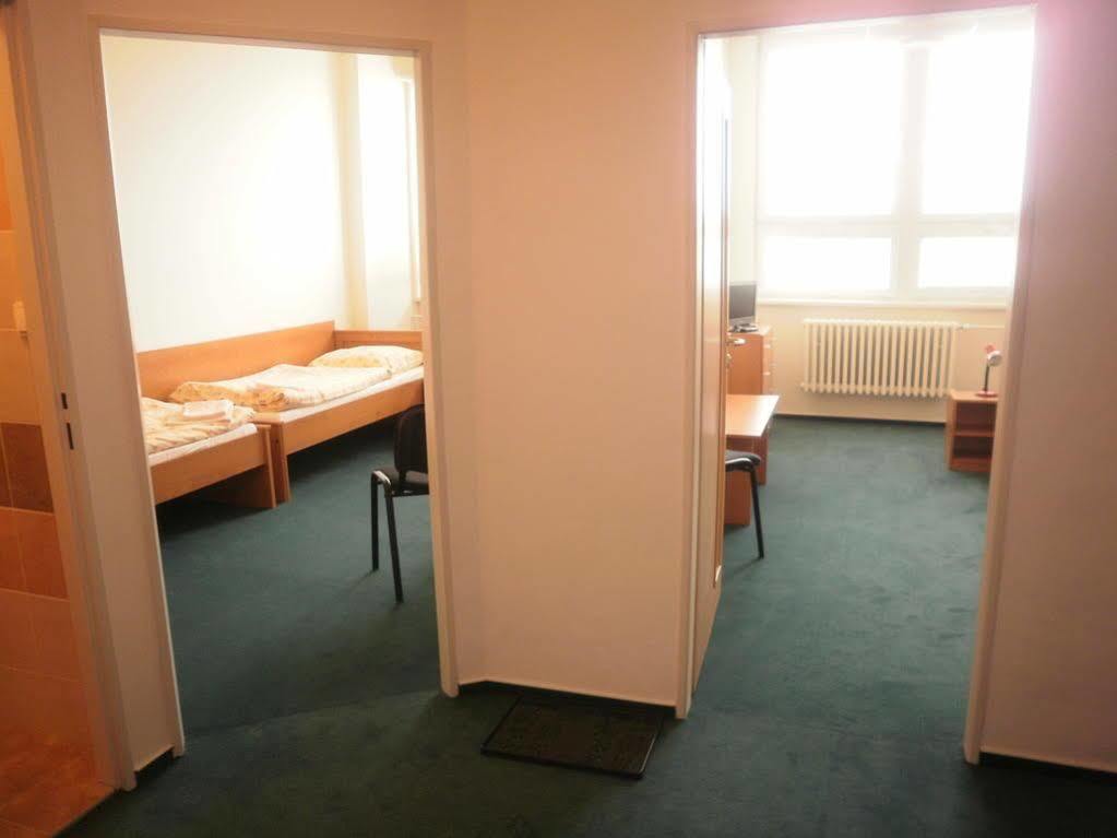 Prometheus Hotel Бърно Екстериор снимка