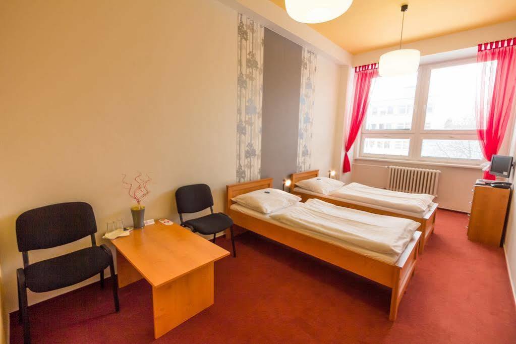 Prometheus Hotel Бърно Екстериор снимка