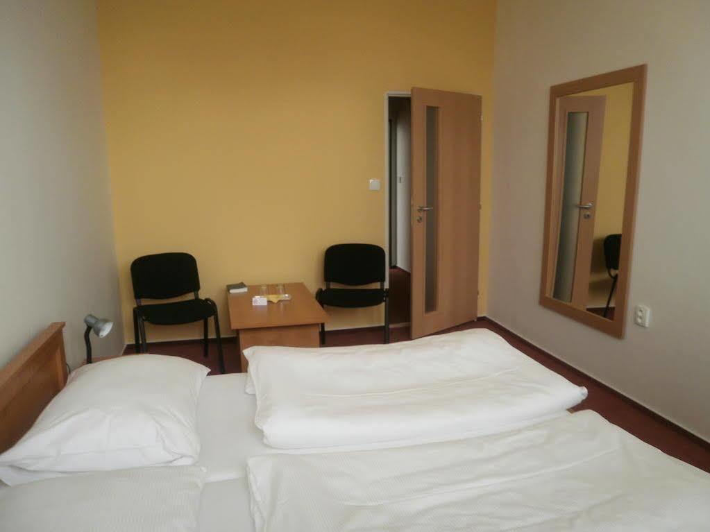 Prometheus Hotel Бърно Екстериор снимка