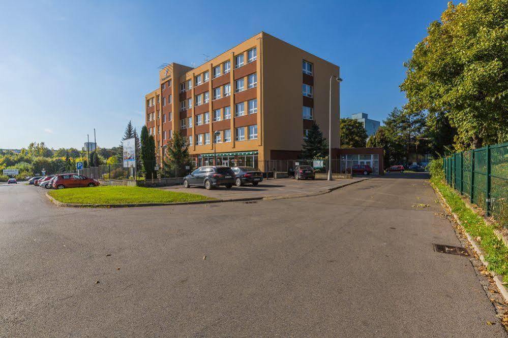 Prometheus Hotel Бърно Екстериор снимка
