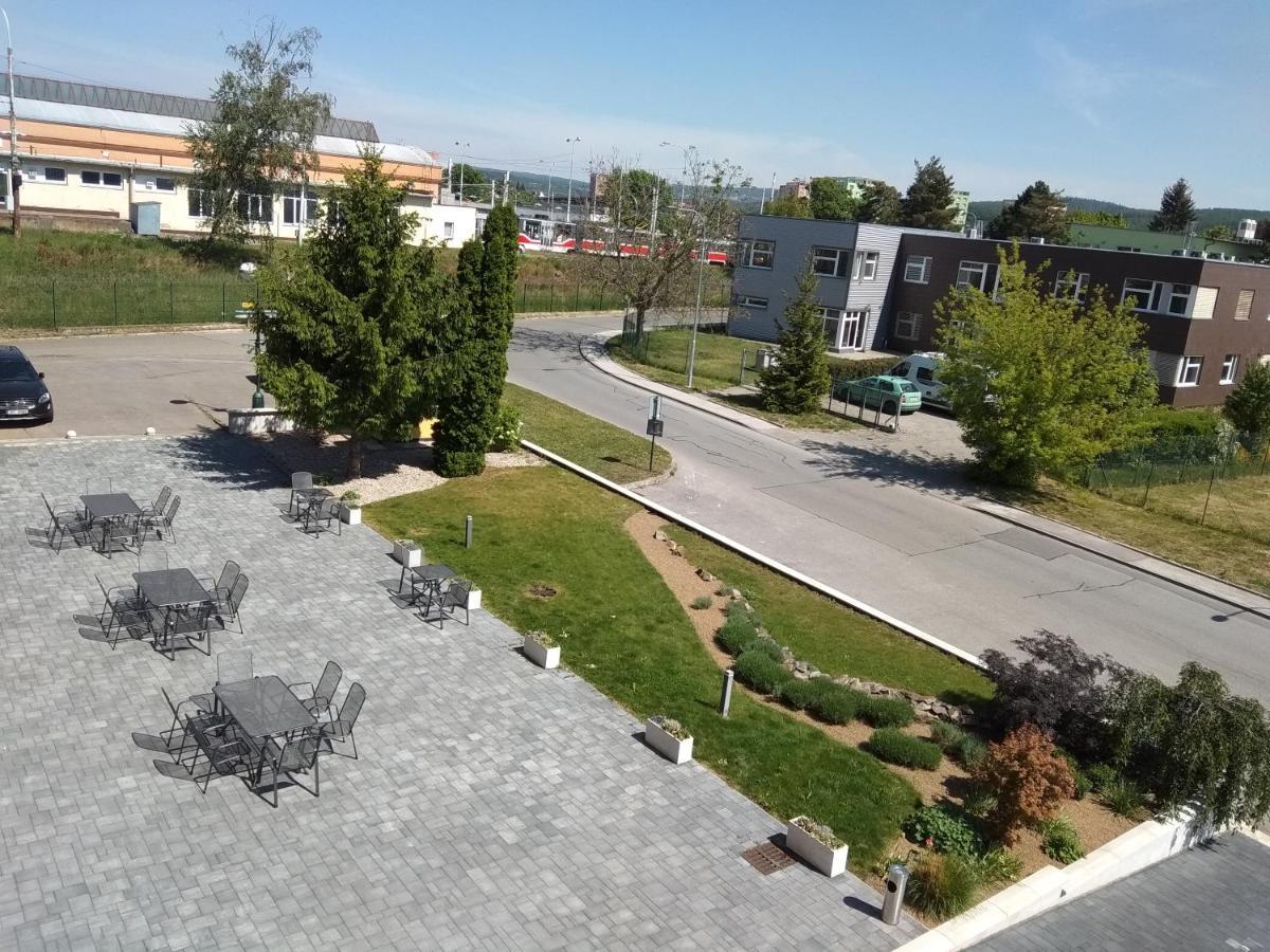 Prometheus Hotel Бърно Екстериор снимка