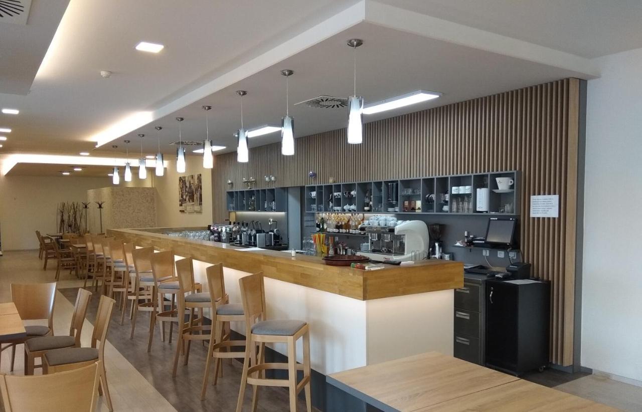 Prometheus Hotel Бърно Екстериор снимка