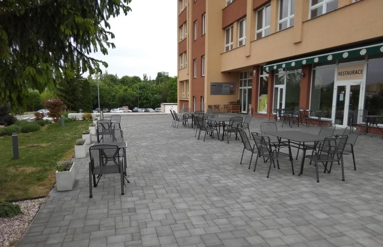 Prometheus Hotel Бърно Екстериор снимка