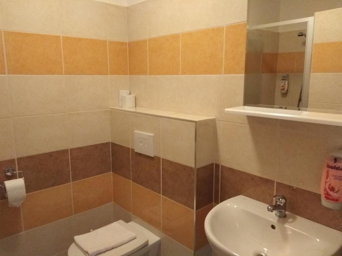 Prometheus Hotel Бърно Екстериор снимка